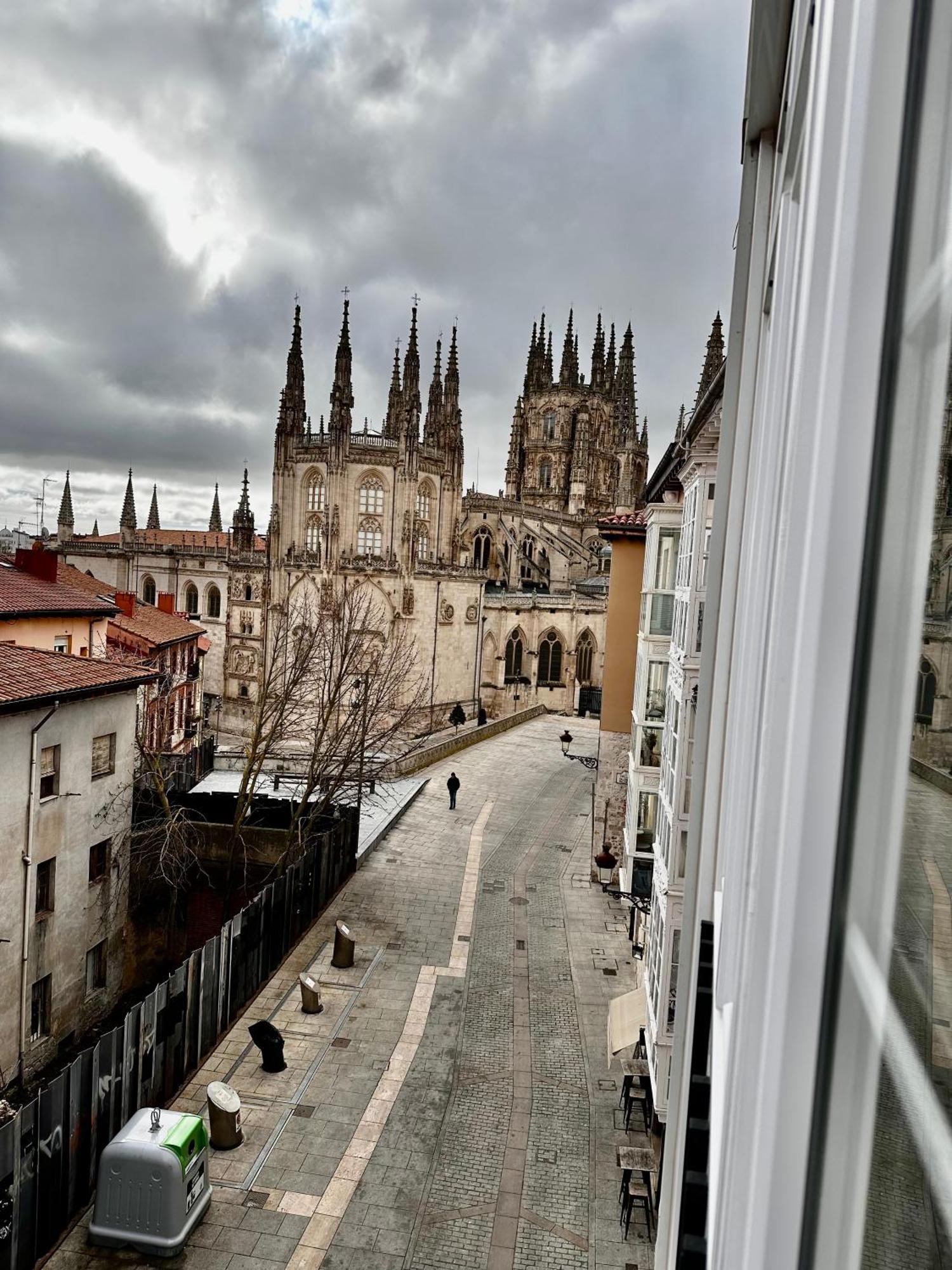 Atuaire Home Vista Catedral De Burgos Exterior photo